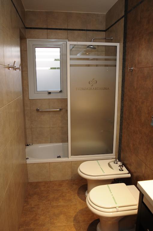 Hotel Euzko Alkartasuna Macachín Pokoj fotografie